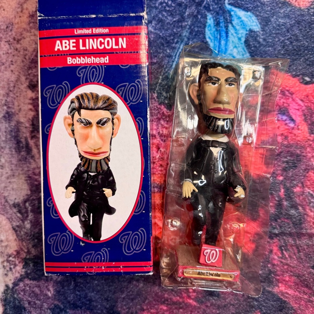 💛 RARE Washington Nationals 2007 Abe Lincoln RACING PRESIDENT SGA Bobblehead